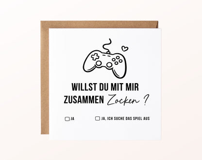 Gutscheinkarte „Gemeinsam zocken“ mit Controller und Kraftpapierumschlag