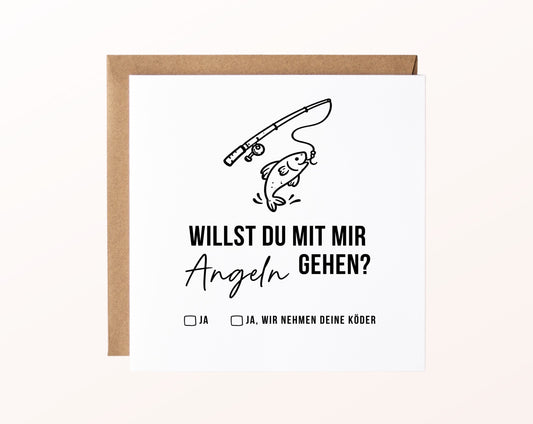 Gutscheinkarte „Angeln gehen“ mit Angel und Fisch und Kraftpapierumschlag